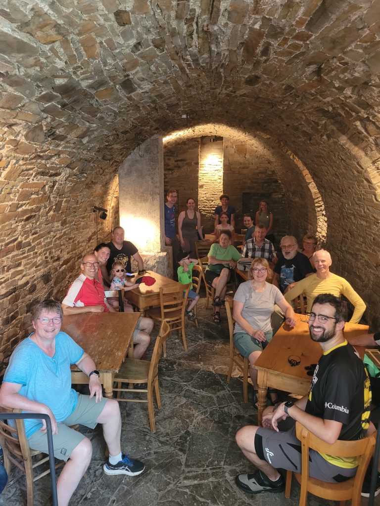 Teilnehmer Fahhradtour 2026 im Gewölbekeller